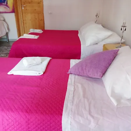 Smeralda Room's