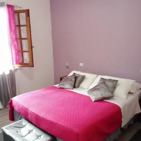 Smeralda Room's