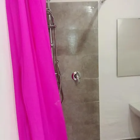 Smeralda Room's Homestay