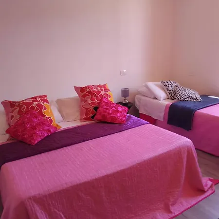 Homestay Smeralda Room's *