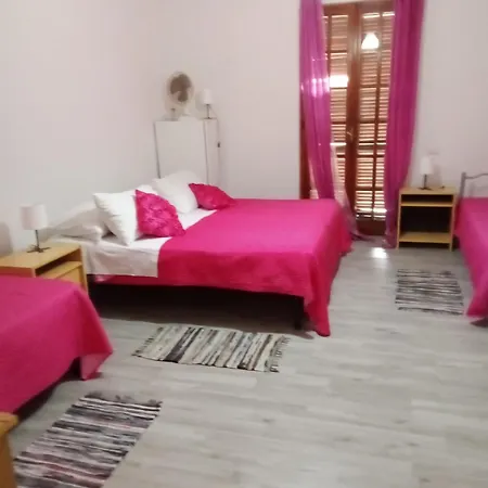 Smeralda Room's Homestay *